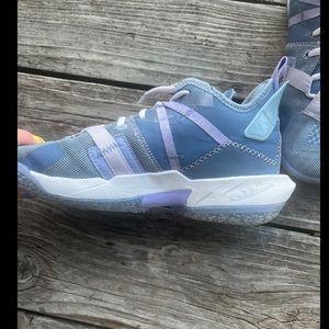 Nike Basketball Shoes barely used